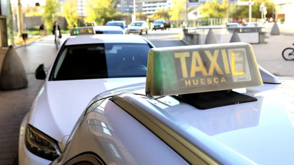 El sector del taxi reclama ayudas directas al Ayuntamiento de Huesca