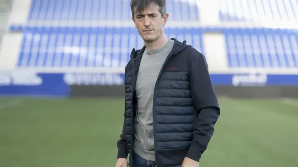 Pacheta, entrenador de la SD Huesca, en el Alcoraz