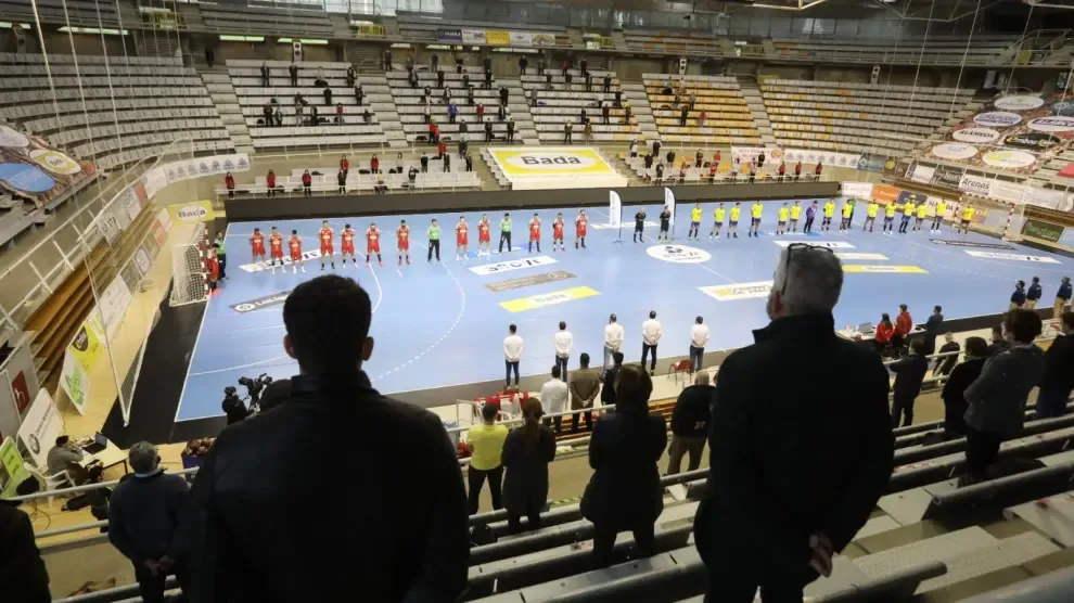 Bada Huesca se enfrenta al Bidasoa en el Palacio de los Deportes de Huesca.
