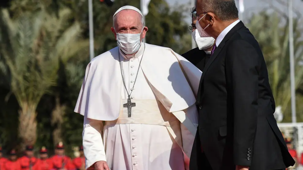 El papa Francisco fue recibido por el presidente de Irak, el kurdo Barham Saleh.