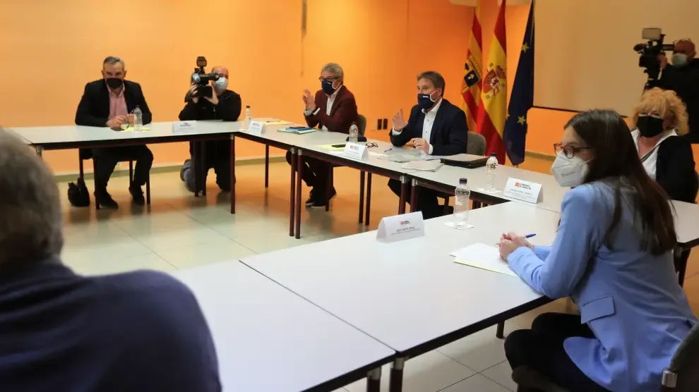 Soro se ha reunido este jueves con los alcaldes de de Tardienta, Grañén, Sariñena, Monzón y Binéfar.
