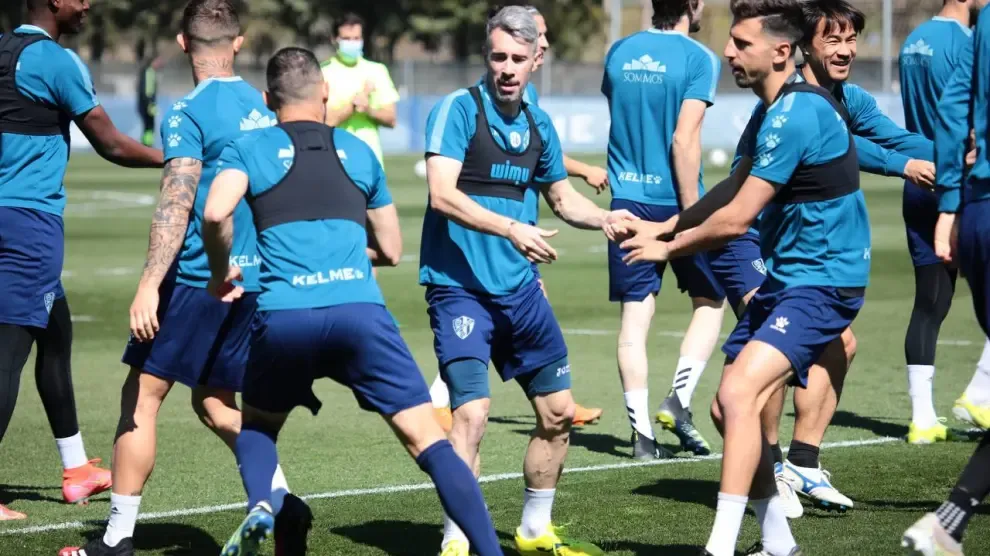 El Huesca regresó ayer al trabajo con la primera de las cuatro sesiones que tendrá esta semana.