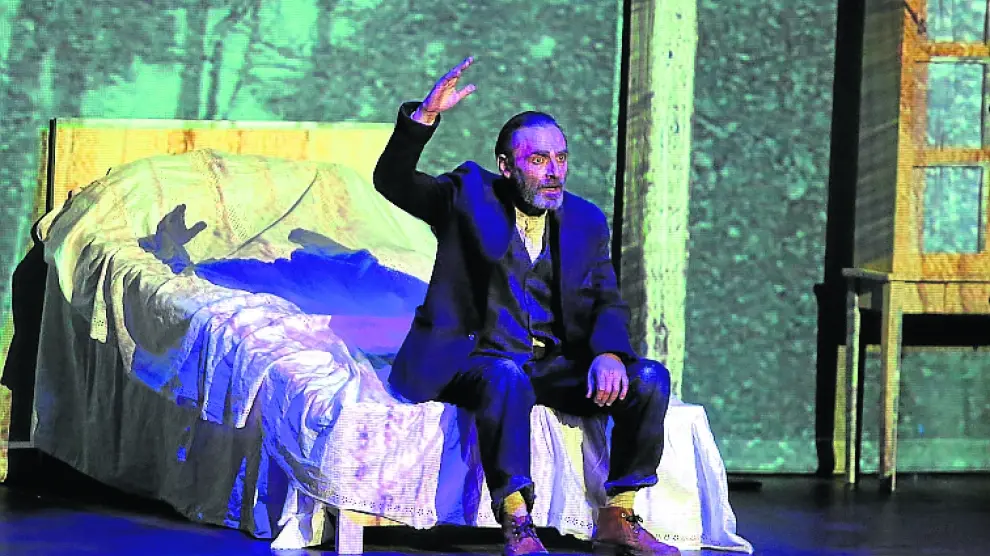 Corral de García representó ‘La lluvia amarilla’ en el Teatro Olimpia de Huesca.