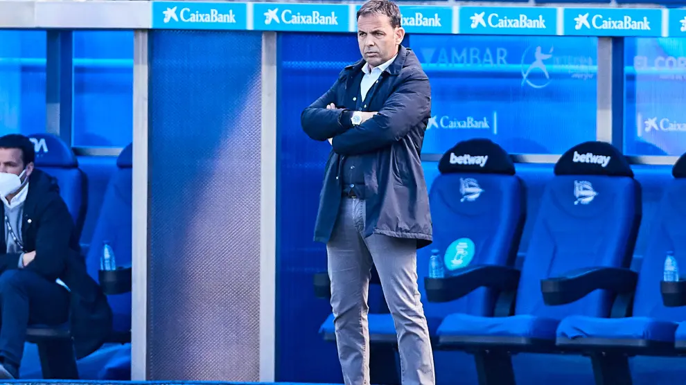 Javier Calleja, head coach of Deportivo Alaves, during the Spanish league, La Liga Santander, football match played between Deportivo Alaves and SD Huesca at Mendizorroza stadium on April 18, 2021 in Vitoria, Spain...AFP7 ..18/04/2021 ONLY FOR USE IN SPAIN[[[EP]]] Javier Calleja, head coach of Deportivo Alaves, during the Spanish league, La Liga Santander, football match played between Deportivo Alaves and SD Huesca at Mendizorroza stadium on April 18, 2021 in Vitoria, Spain.