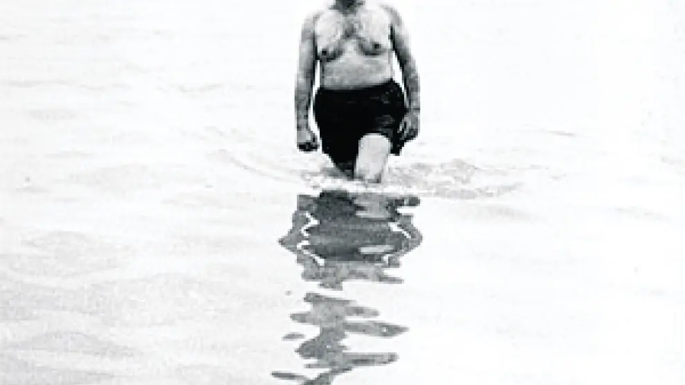 La foto de Manuel Fraga en bañador en Palomares fue un arma propagandística del franquismo.