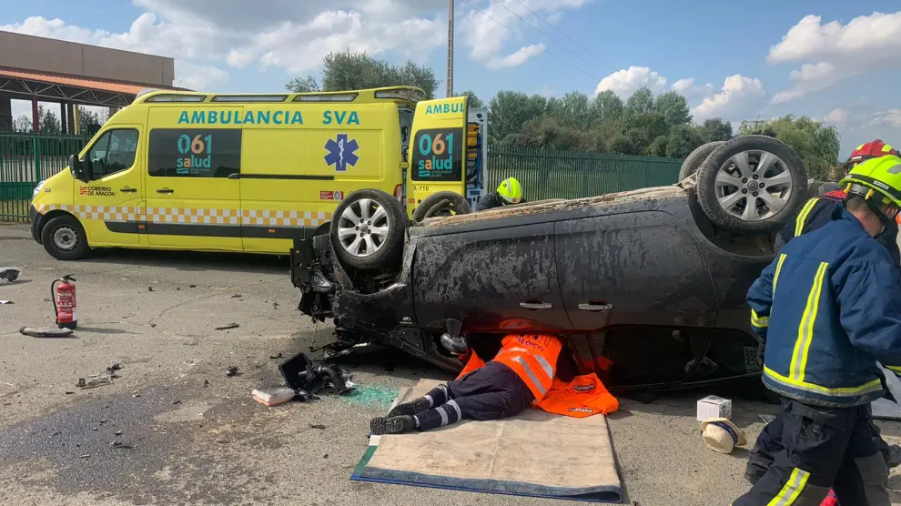 El vehículo ha volcado al sufrir un accidente entre Vencillón y Zaidín.