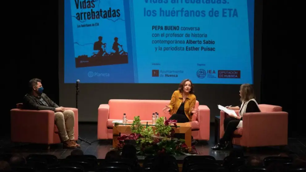 Alberto Sabio, Pepa Bueno y Esther Puisac conversaron sobre el libro