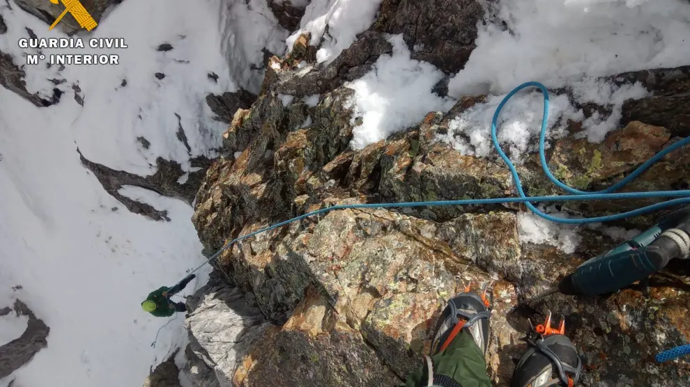 Rescate el sábado de un alpinista y su perro en el Pico de los Infiernos