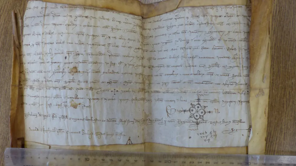 Pieza original del traslado notarial del Privilegio de Jaime II de Aragón, conservado en el Archivo Municipal.