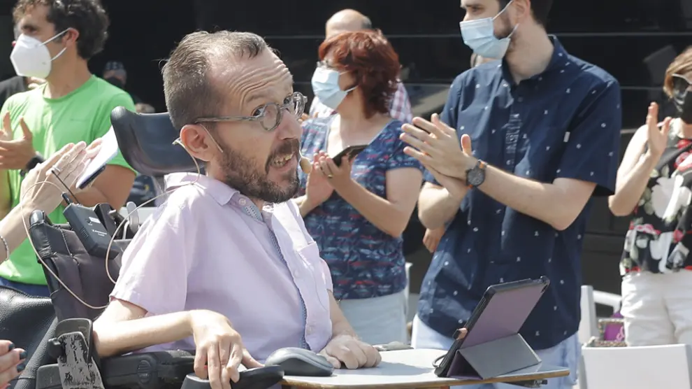 Pablo Echenique, en el último acto de la campaña de la ministra de Derechos Sociales para liderar Podemos, en Zaragoza.