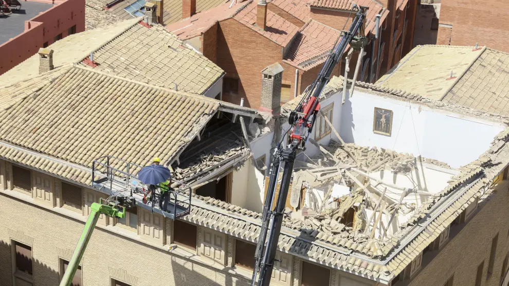 Desencombro dell derrumbamiento del tejado del Obispado/15-6-2021/ Foto Rafael Gobantes[[[DDA FOTOGRAFOS]]]