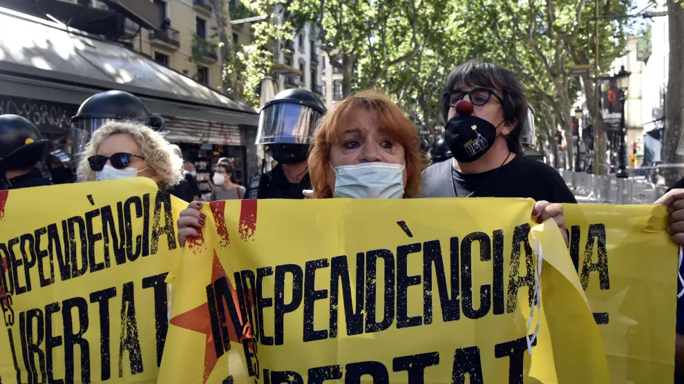 Pedro Sánchez manifestantes independencia