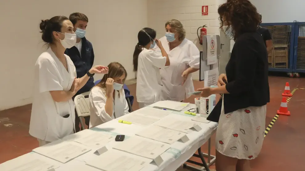 Fotografía de archivo de vacunación en el local social de San Lorenzo, en Huesca ciudad.