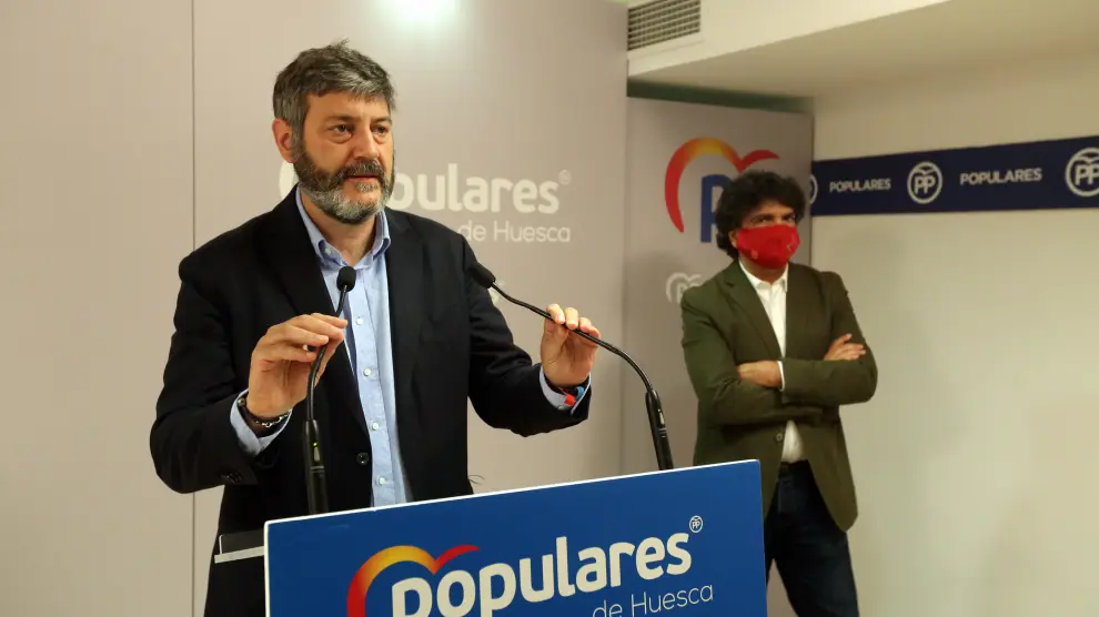 El presidente provincial, Gerardo Oliván, y el diputado, Mario Garcés, en el balance territorial.