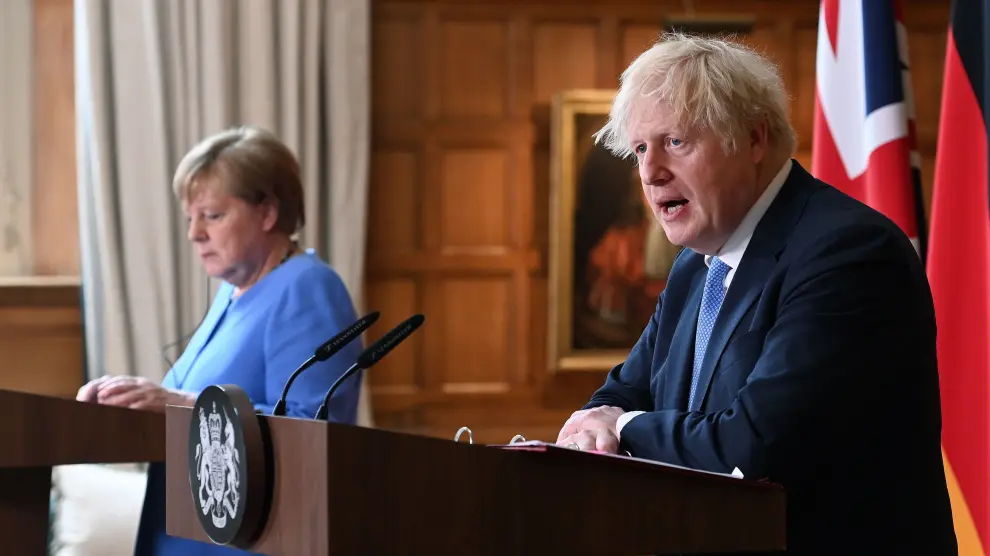 Angela Merkel y Boris Johnson durante la rueda de prensa conjunta.