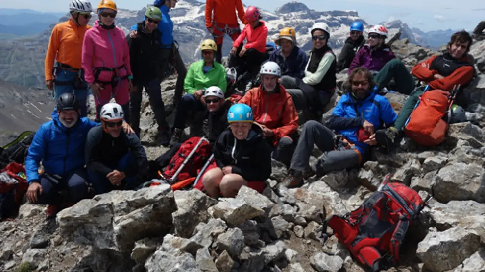 Imagen del grupo en la cima de La Munia.