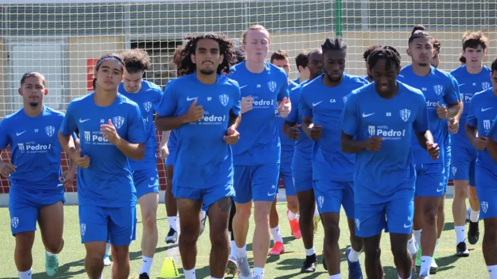 Los veintidós jugadores que estarán hasta el 31 de julio en Huesca iniciaron los entrenamientos el domingo pasado.