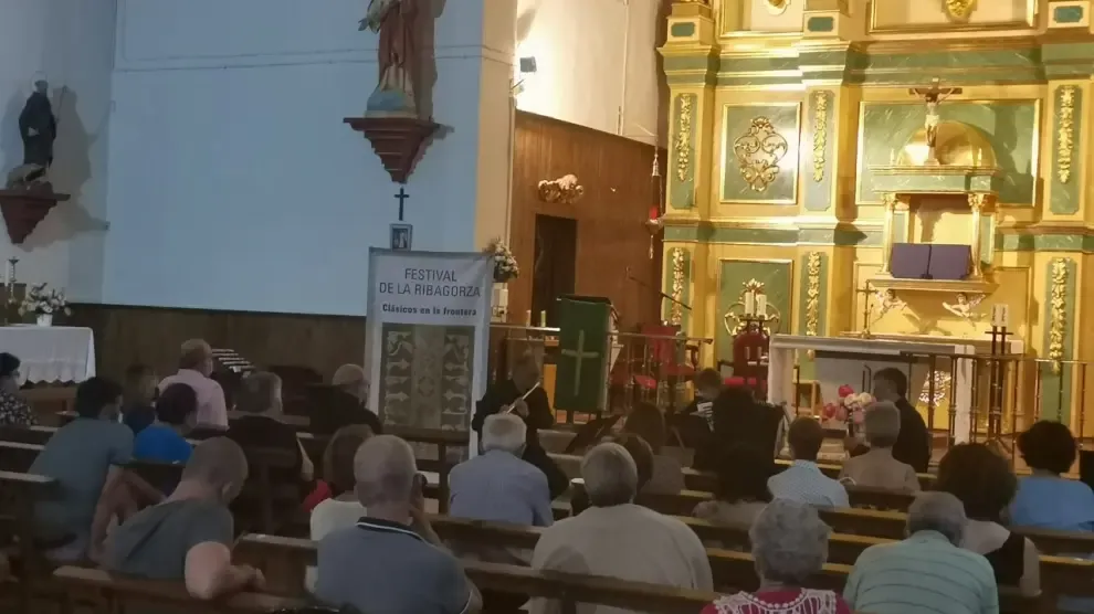 Imagen del concierto de Kaleido Trío  en la iglesia parroquial de El Grado.