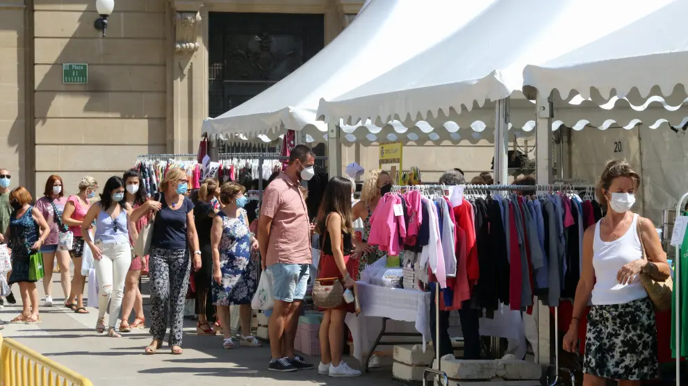 Las tiendas de Huesca salen a la calle en el Green Friday