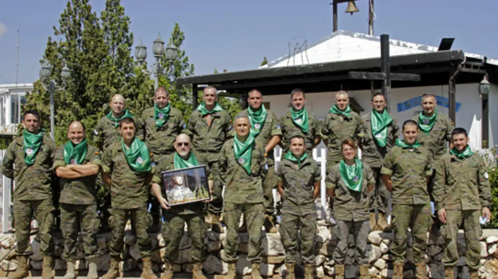 Miembros de la Brigada Aragón del Ejército en la Misión Libre Hidalgo en Líbano celebró un almuerzo laurentino