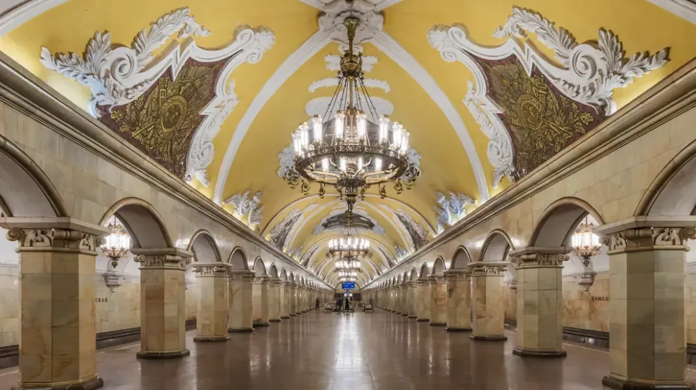 Estación de metro Komsomolskaya  en Moscú