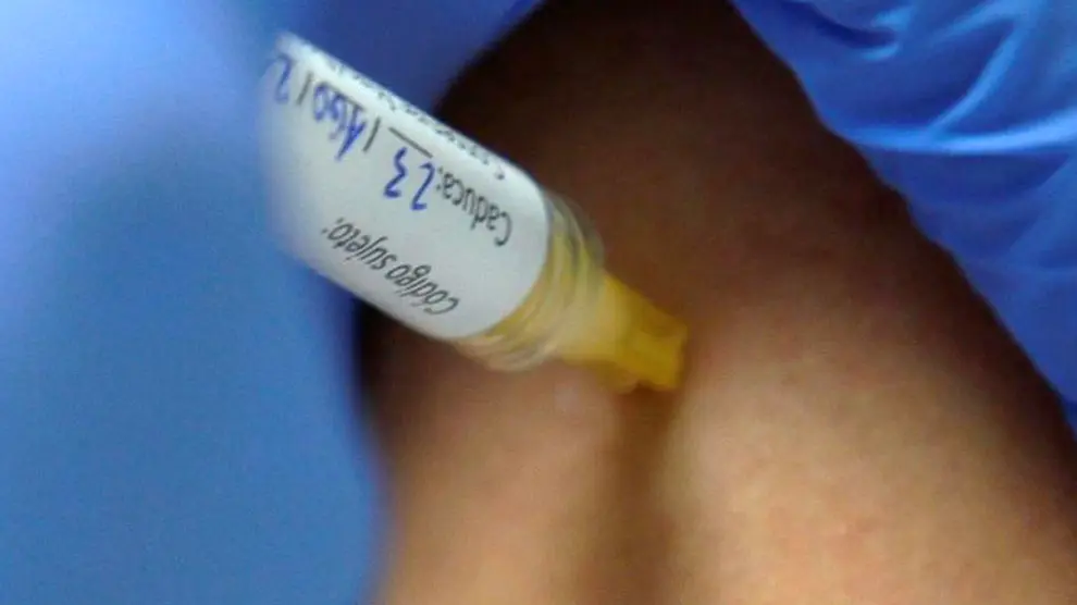 Imagen durante una inoculación de vacuna contra la covid