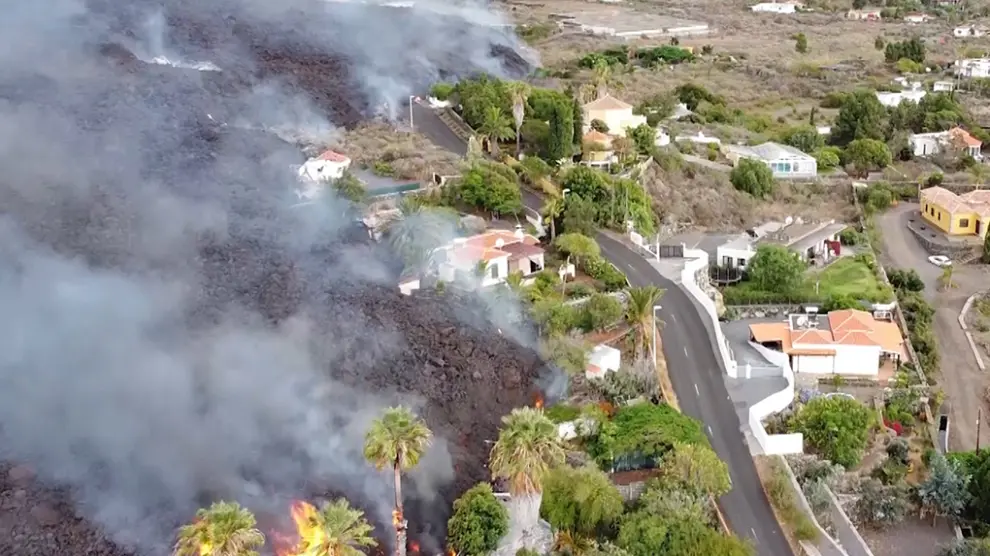 Imagen aérea de la lava del volcán en La Palma