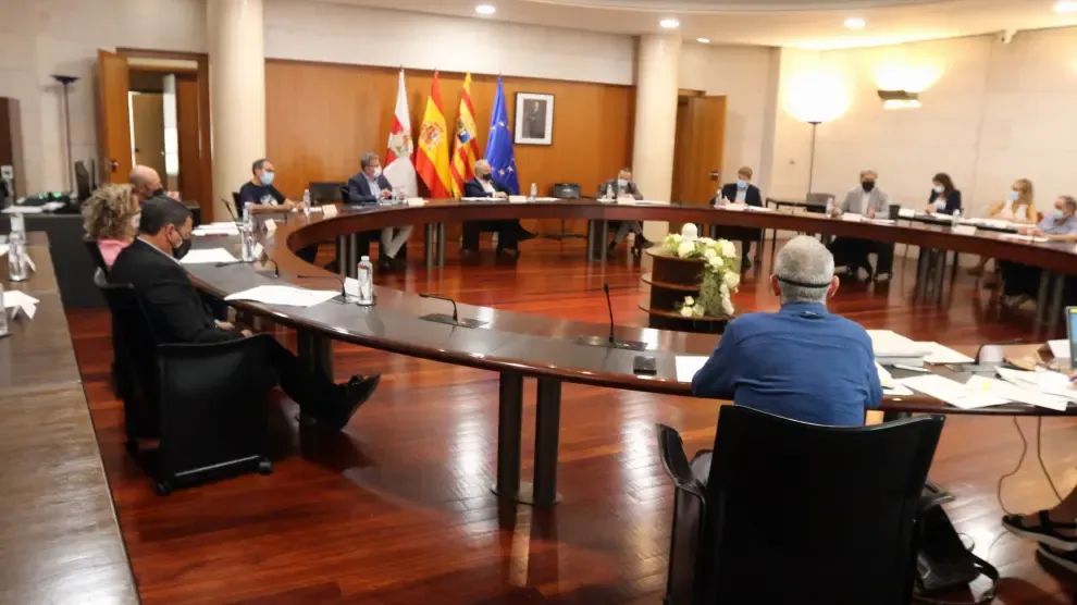Imagen de la reunión mantenida este martes en la Diputación Provincial de Huesca