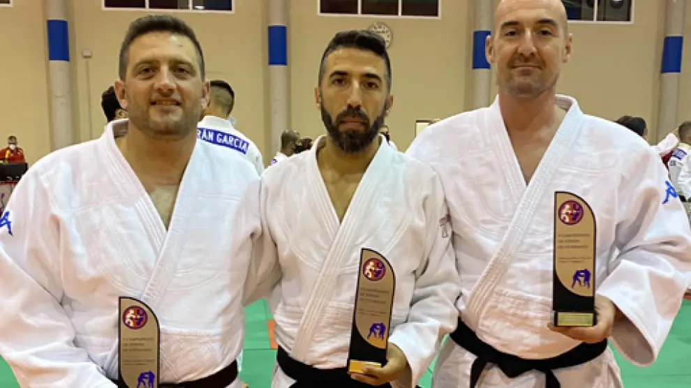 Iván Ruiz, Joseba Díaz y Jesús Ferrando, de la Escuela Judo Samurai.