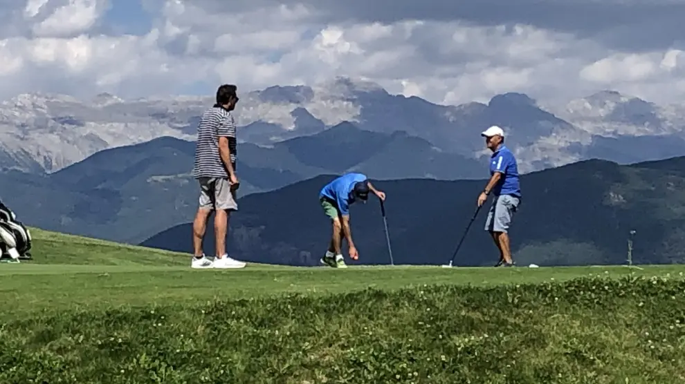 Los participantes disfrutaron de buenas jornadas para la práctica del golf.