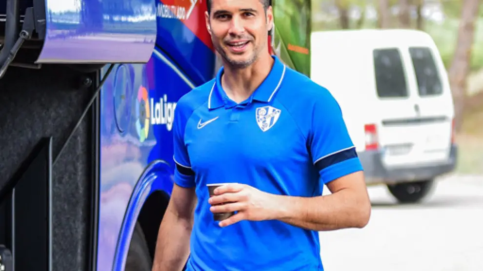 Andrés sonríe momentos antes de subir al bus para viajar a San Sebastián.