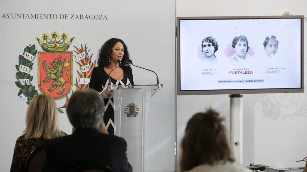 Magdalena Lasala en la presentación de su libro en el Ayuntamiento de Zaragoza.