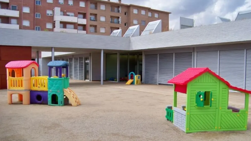 Zona de recreo de la escuela de educación infantil municipal ‘Xiquets en la localidad de Fraga.