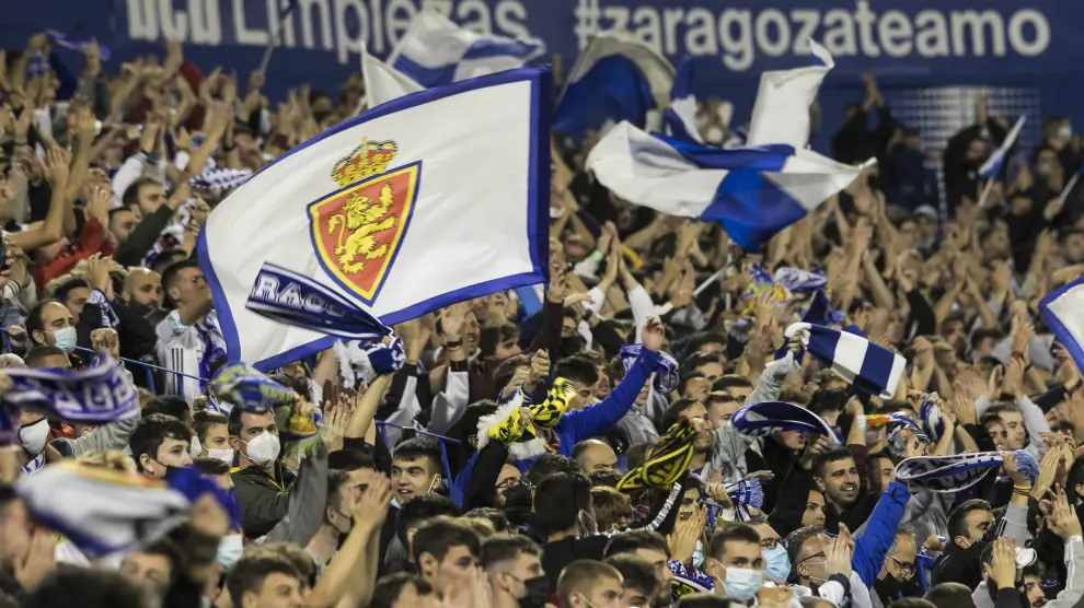 LaLiga ha denunciado cánticos ofensivos de aficionados del Zaragoza en el derbi contra el Huesca.