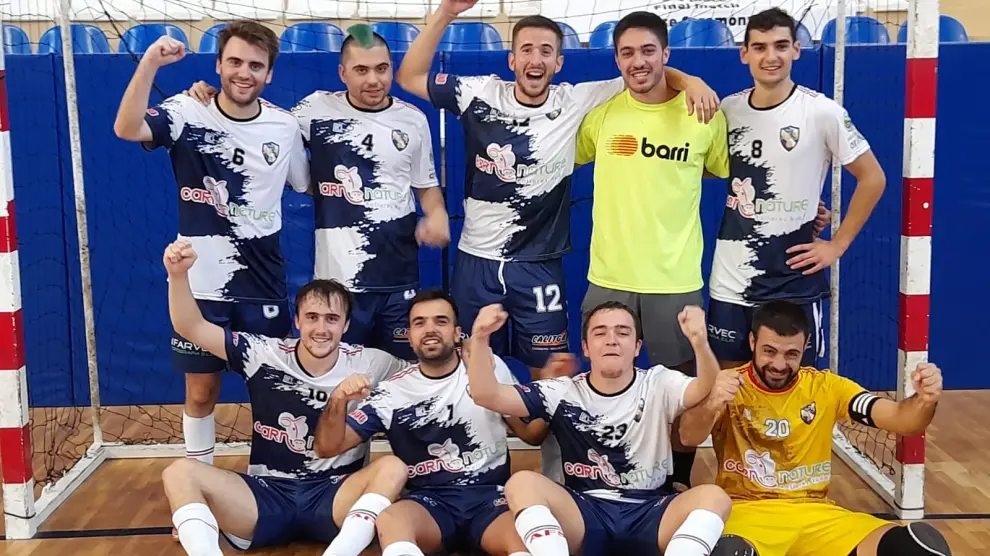 Los jugadores del Futsal Albelda celebran su gran éxito internacional.