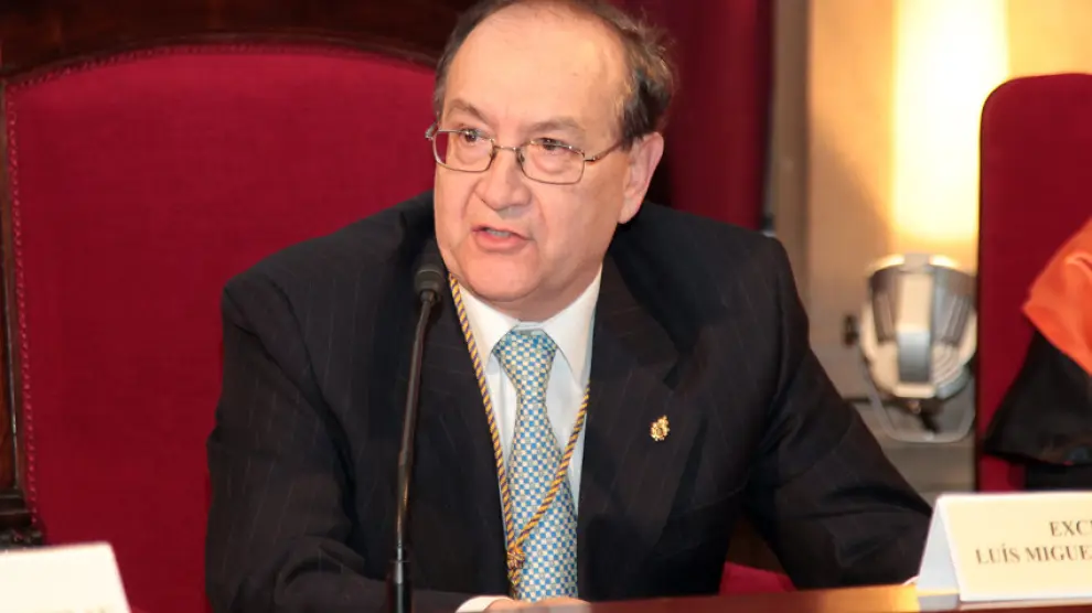 Luis Miguel Tobajas, presidente de la Real Academia de Medicina de Zaragoza.