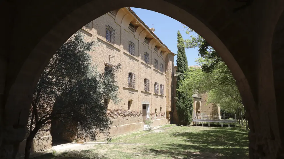 Interior del monasterio de Casbas durante el periodo en el que fue Museo de Matemáticas.