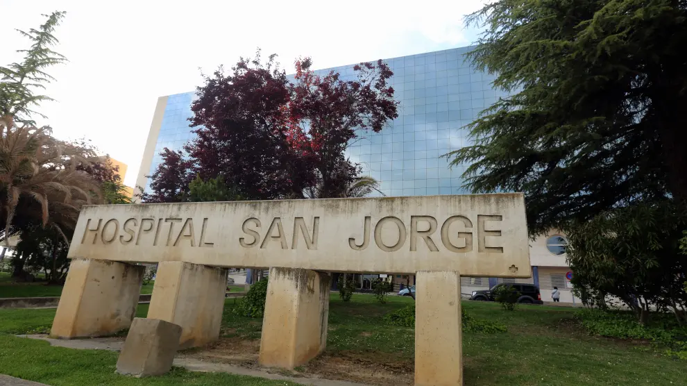El Hospital San Jorge de Huesca ha detectado un brote de covid entre sanitarios y pacientes.
