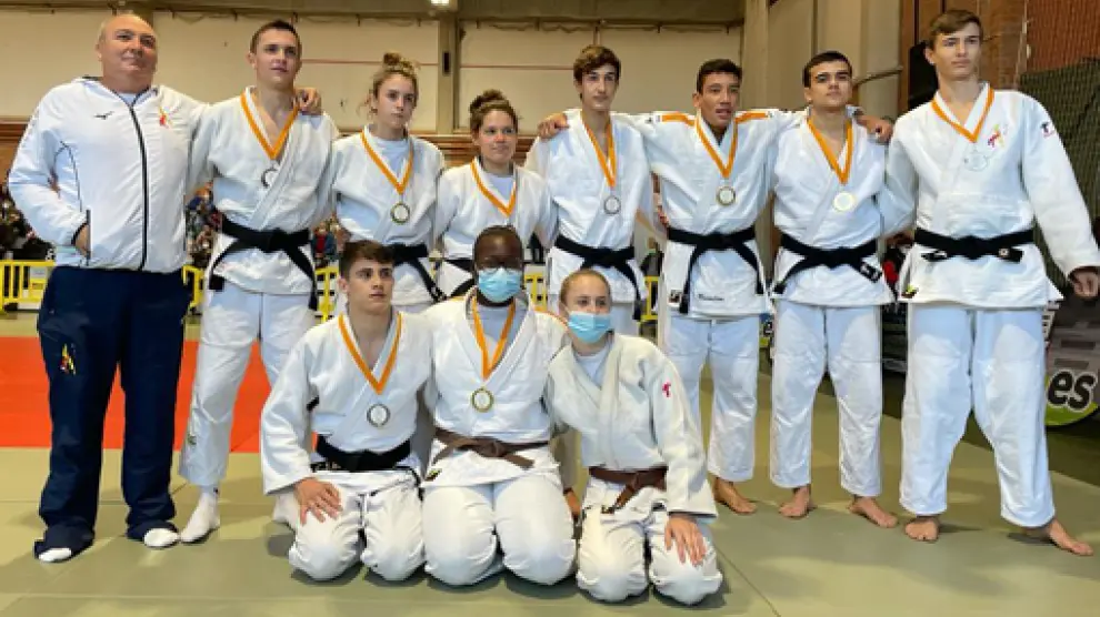Judokas cadetes del CJ Binéfar, que lograron brillantes resultados en Monzalbarba.