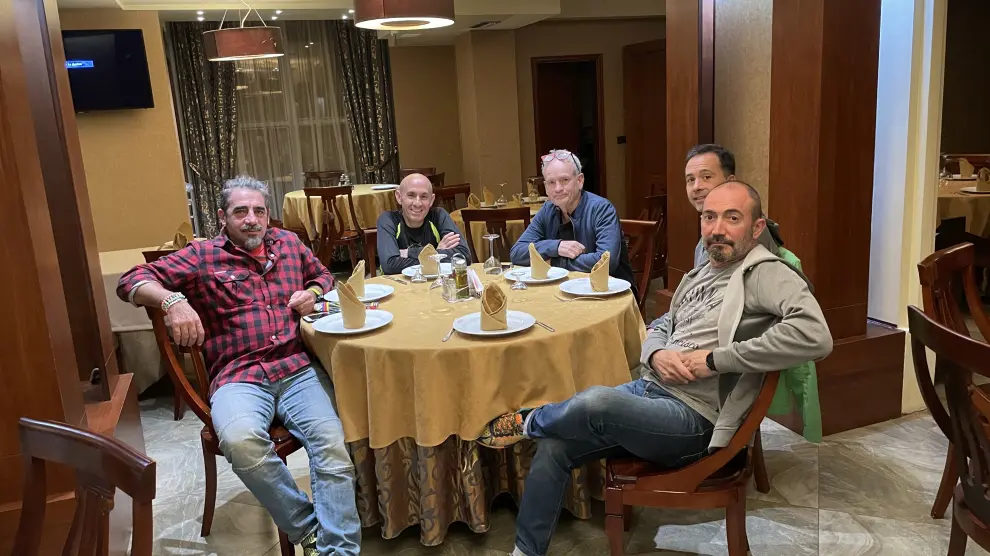 Los cinco amigos que compartieron ruta en Albania.