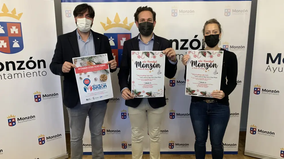 Miguel Hernández, Isaac Claver y Paola Omenat presentaron la campaña navideña de Monzón.