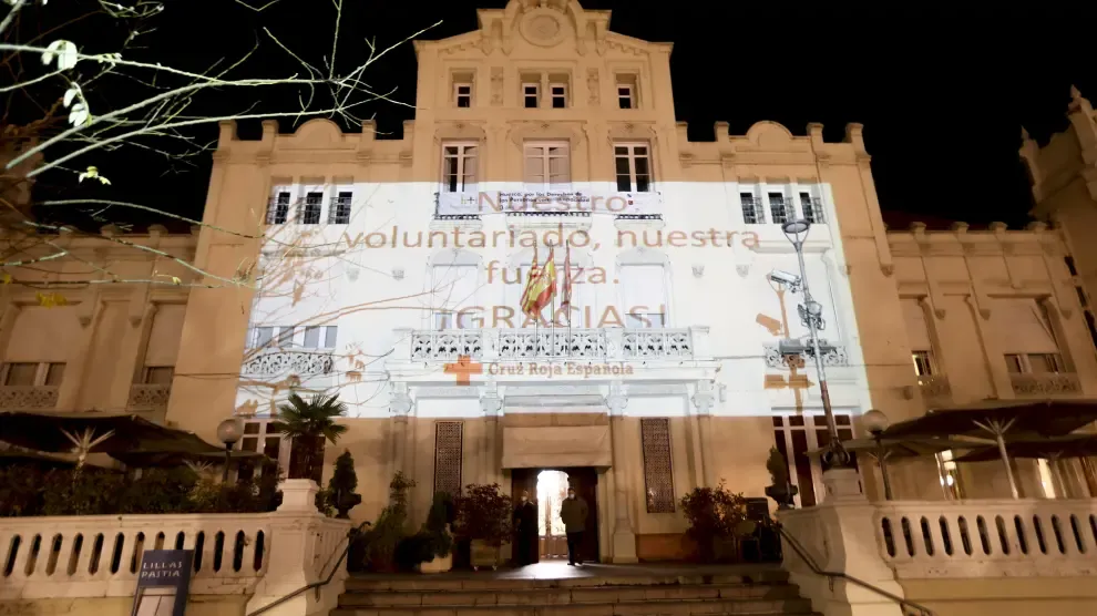 Proyección lumínica en la fachada del Casino de Huesca.