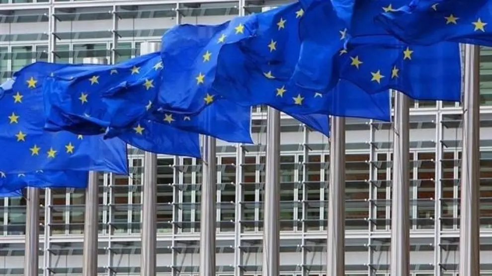 Banderas ante la sede de la Unión Europea en Bruselas