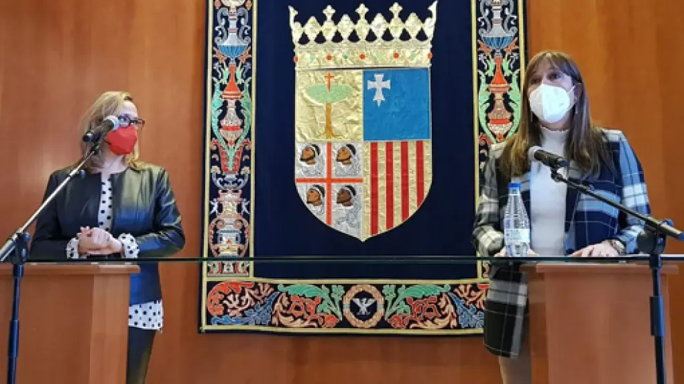 Las consejeras Mayte Pérez, de Presidencia, y Sira Repollés, de Sanidad, anunciaron las nuevas medidas sanitarias este lunes