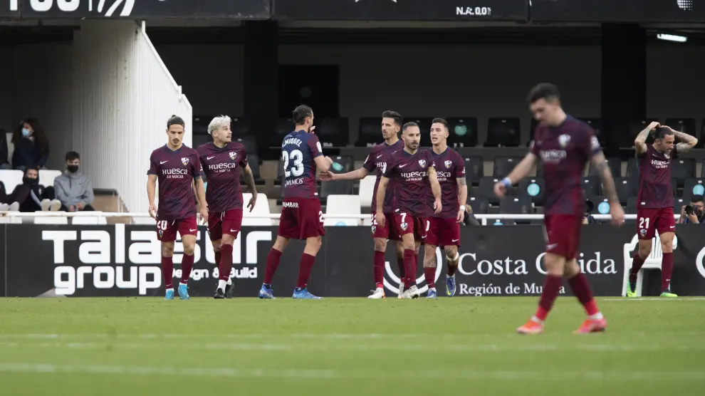 El Huesca llega al parón de la Supercopa tras golear en Cartagena.