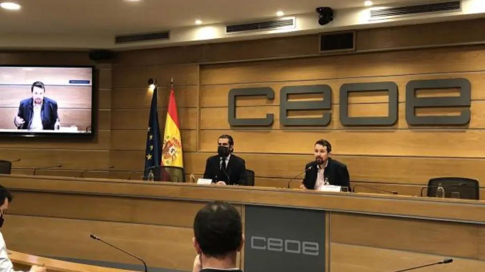 Iglesias alecciona a directivos en CEOE en pleno debate sobre la reforma laboral