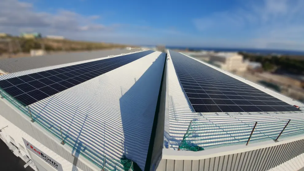 La instalación fotovoltaica del grupo Alibérico en la filial de Alicante.