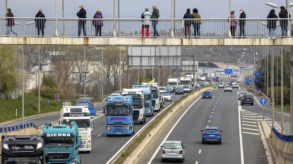 Transportistas en huelga este miércoles en Logroño.