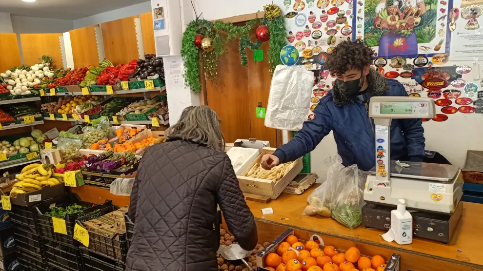 Establecimiento Frutas y Verduras Assia, en la ciudad de Huesca.