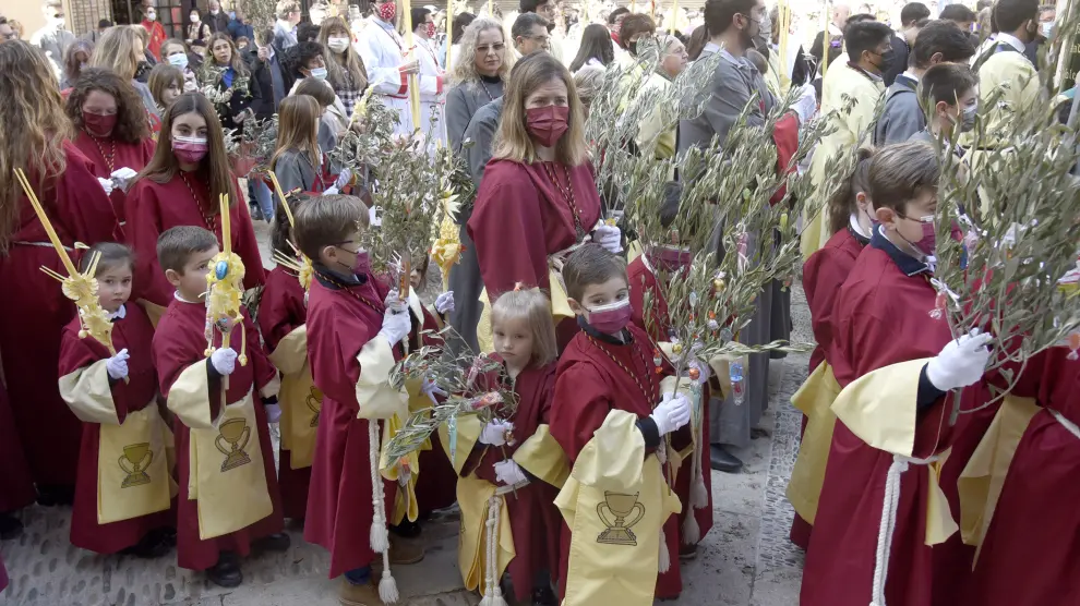 La Procesión de la Entrada de Jesús en Nazaret ha sido la primera en Huesca ciudad tras estos dos años.